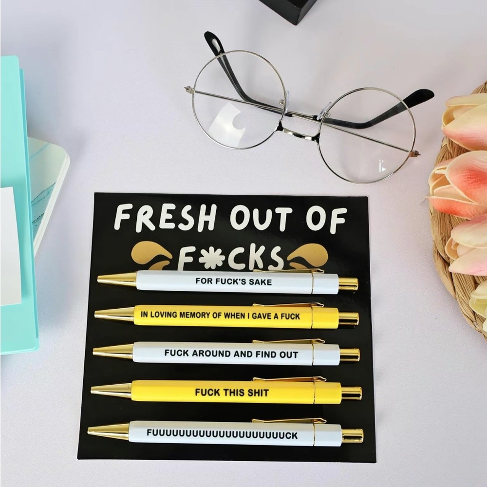 Funny Sassy Pens ✍🏻💁🏼‍♀️⭐️